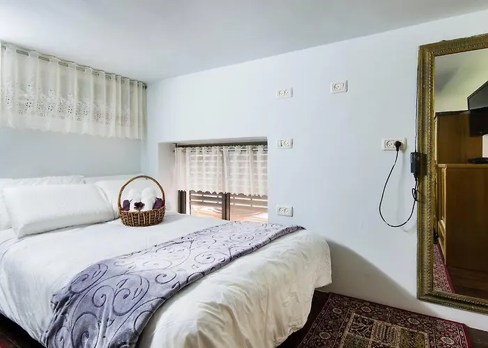 Ahuzat Shaul - Apartment